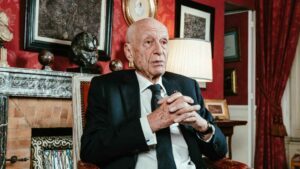 François Gibault dans Éléments