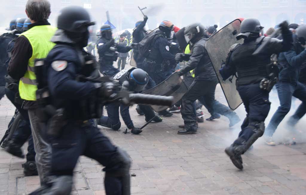 L’État moderne a le monopole de la violence légale. Le peuple, celui de la violence légitime