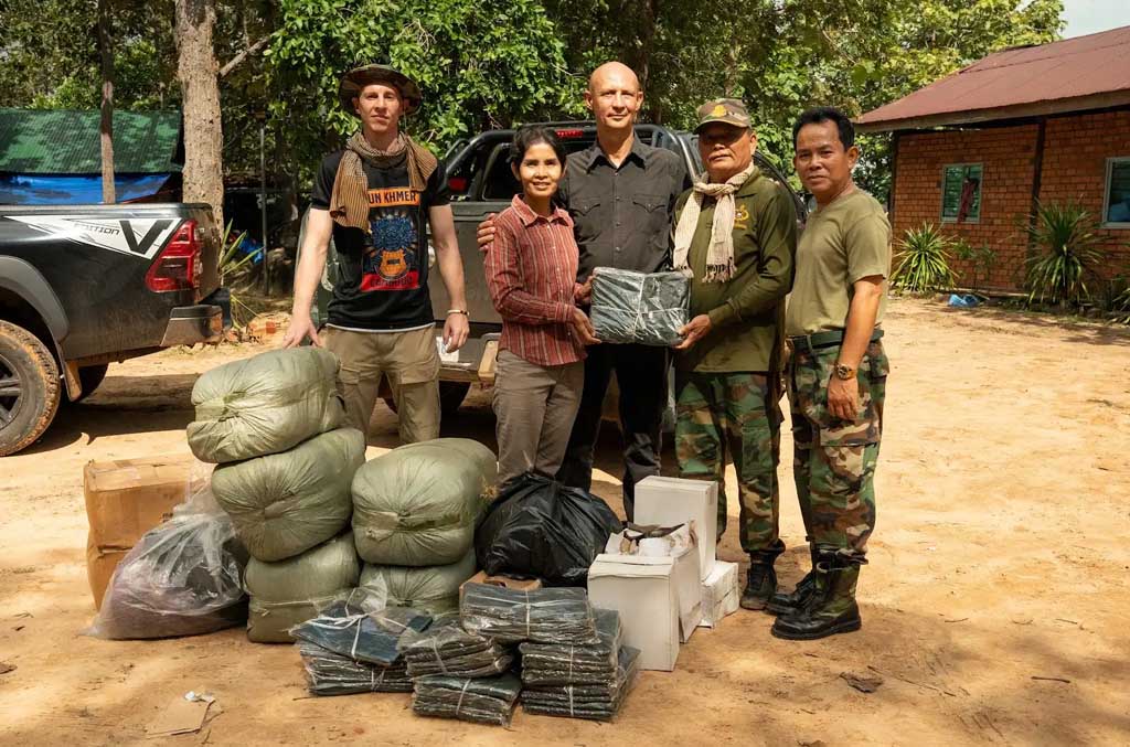 Pierre-Yves Clais, ancien casque bleu arrivé au Cambodge il y a a 30 ans et engagé depuis lors corps et âme dans sa reconstruction, devenant témoin, acteur et défenseur de son histoire vivante.