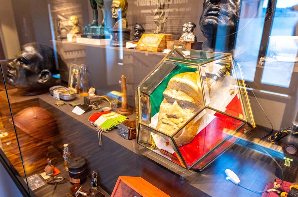 Tout le monde il est méchant, tout le monde il est fasciste !