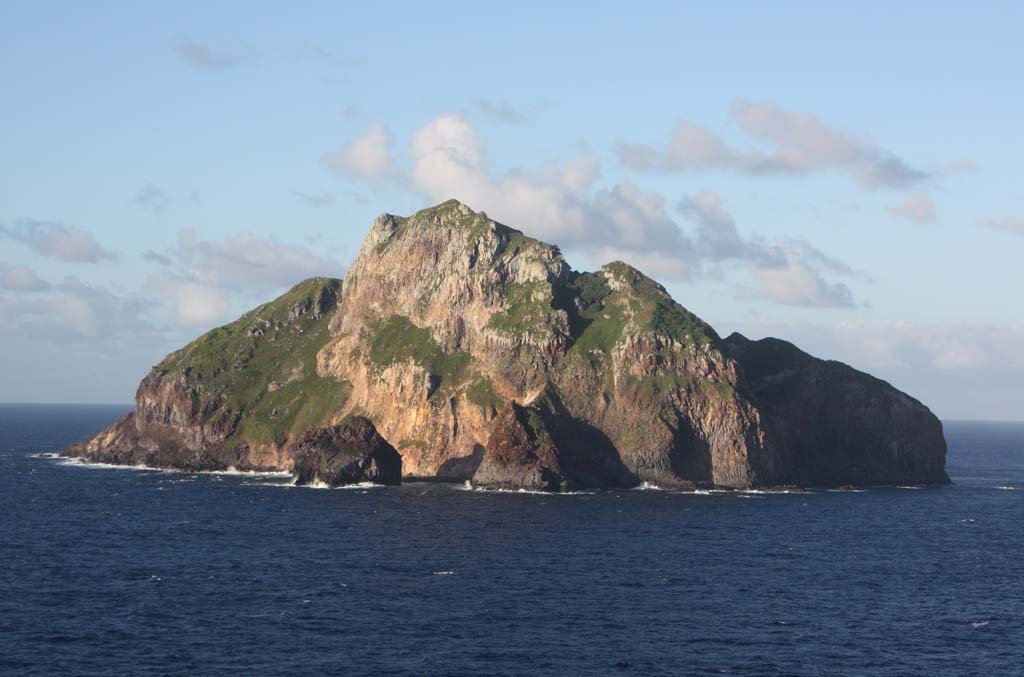 ile-hunter Îles Matthew et Hunter : deux cailloux pour 350 000 km² de souveraineté française